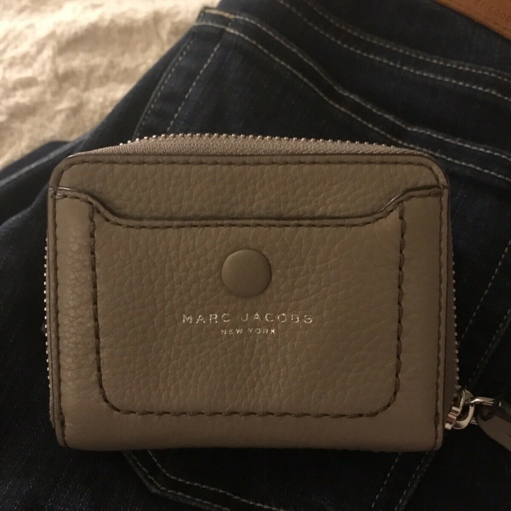 Marc Jacobs Compact Wallet in Taupe New With Tags